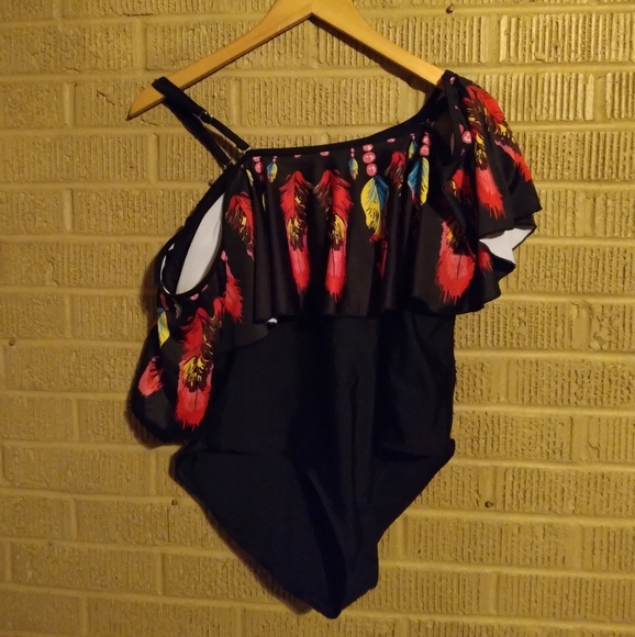 Swimsuit - Picture 3 of 5